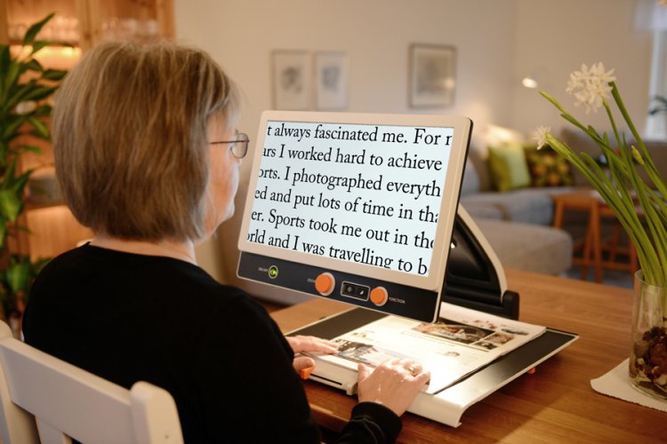MagniLink Zip Desktop Video Magnifier - HD 17" with Battery & Tray MagniLink Zip Desktop Video Magnifier - HD 17" with Battery & Tray